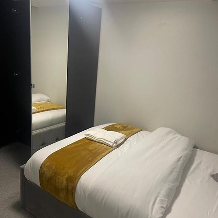Beautiful En-Suite Bedroom Ипсуич Екстериор снимка