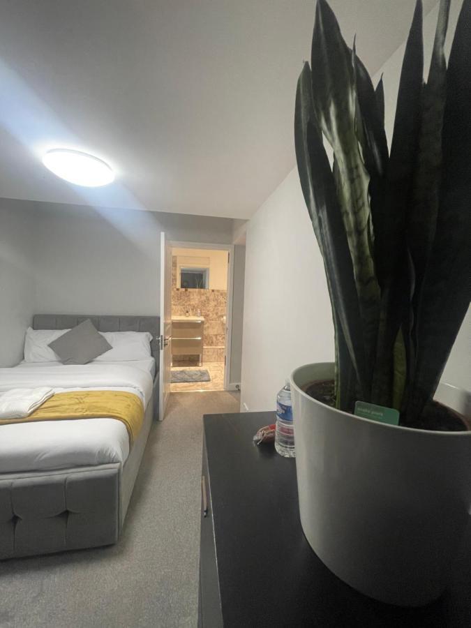 Beautiful En-Suite Bedroom Ипсуич Екстериор снимка