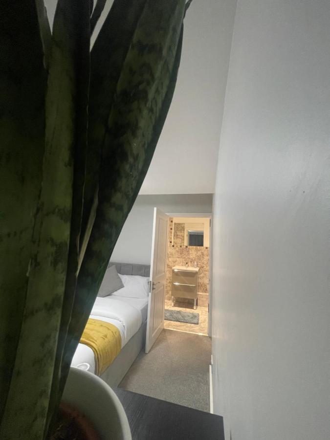 Beautiful En-Suite Bedroom Ипсуич Екстериор снимка