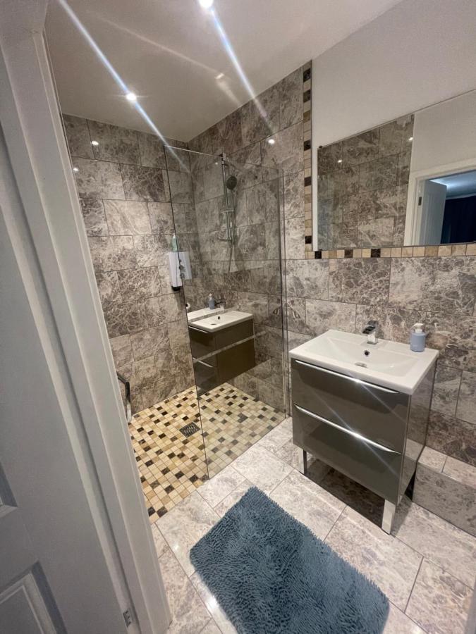 Beautiful En-Suite Bedroom Ипсуич Екстериор снимка