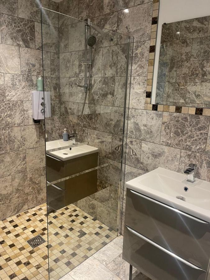 Beautiful En-Suite Bedroom Ипсуич Екстериор снимка